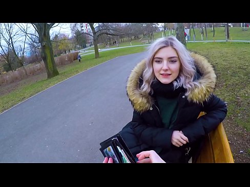 ❤️ Gleypir heitt ásamt ókunnugra fyrir peninga - blástur í garðinum eftir Evu Elfie ❤ Klám hjá okkur is.porn-mate.ru ❌️